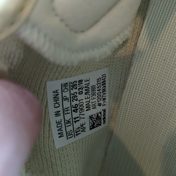 Yeezy Boost 350 V2 11.5 - Picture 11 of 16